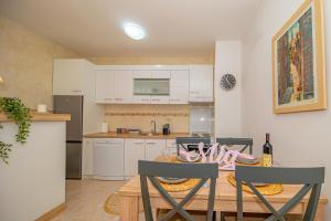 Mia Apartment, City Center Bar