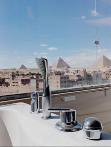 New pharaonic pyramids & jacuzzi