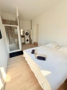 Villas Sumptuous luxury villa with pool and jacuzzi : photos des chambres