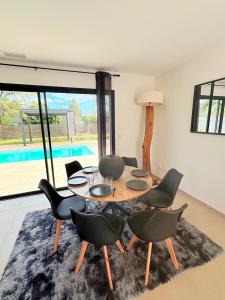Villas Sumptuous luxury villa with pool and jacuzzi : photos des chambres