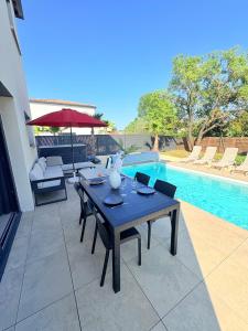 Villas Sumptuous luxury villa with pool and jacuzzi : photos des chambres