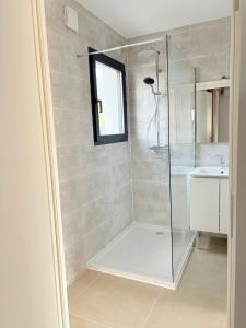 Villas Sumptuous luxury villa with pool and jacuzzi : photos des chambres