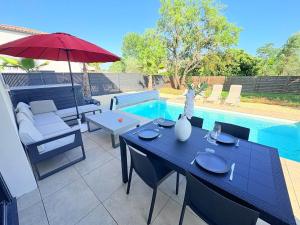 Villas Sumptuous luxury villa with pool and jacuzzi : photos des chambres