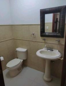 Residencia con Alberca privada y 4 Habitaciones