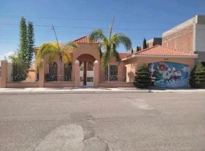 Residencia con Alberca privada y 4 Habitaciones