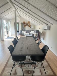 Cozy holiday home - spa, hot tub and play room - close to Marielyst square