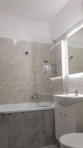 Zacisze Paderewskiego - FAKTURA VAT