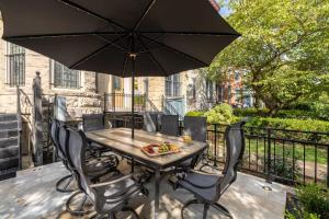 Luxury 4-BR with Free Parking in Heart of DC - Steps to Metro