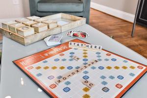 Luxury 4-BR with Free Parking in Heart of DC - Steps to Metro