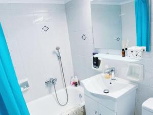 City Center 2-Bedroom Sun home