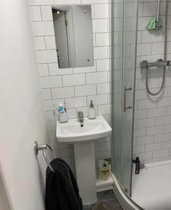 City breaks Corby Double ensuites with tv