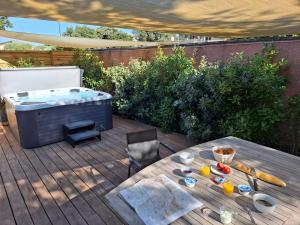 Maisons de vacances Location independante au coeur des Alpilles pour 2 personnes avec Jacuzzi : photos des chambres