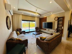 champagne villa