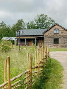 Peaceful Lodge Near Lakes, Forest & Trails