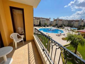 Apartment George - 3 pools, 2 bedrooms & 2 bathrooms