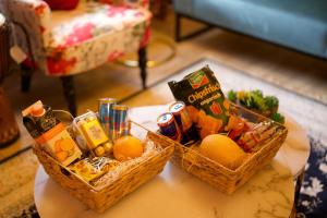 Stilvolles und Kunstvolles Retreat Apartment mit 400qm Garten & Massage und Ayurveda