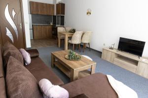 Family Suite One-Bedroom with Kitchen