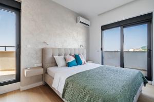 Twin Towers By In Property