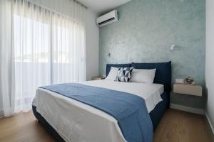 Twin Towers By In Property