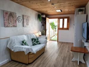 La casa del Buda Cerca de la playa con piscina