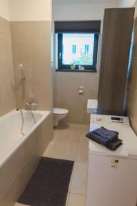 City Paradise-AC&Balcony