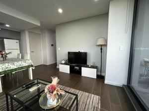 Sun-filled Apt w Stunning Open Views of Park&City