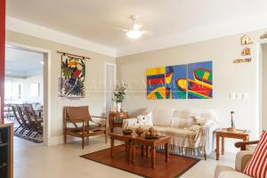 Spacious 4-bedroom apartment near the sea