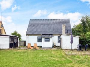 6 person holiday home in Horslunde