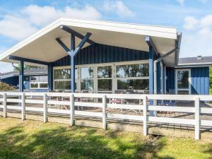 6 person holiday home in Knebel-By Traum