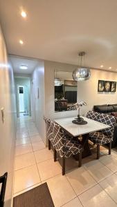 Apto Confortável Próximo ao Shopping e Mangueirao