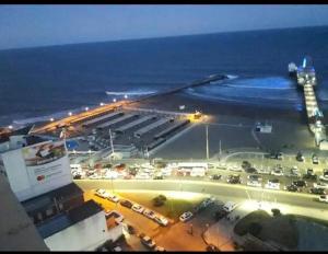 Apart Lena 3 amb Edificio Almería I con cochera frente a la playa