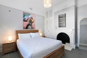 Charming 2-Bed House in North Hobart