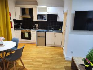 Elegant Spacious Studio Apartment in London