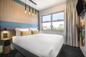 Royal Hotel by Nightcap Social