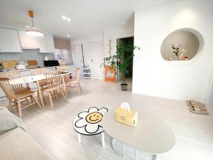 Luxury for family, terrace, 3room,2bath,metro 1min