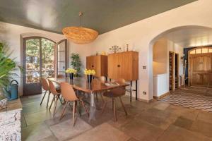 Provençal Mas With Pool In Carqueiranne