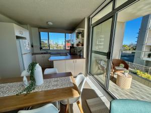 Beachfront Oceanic 5