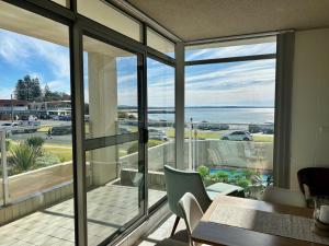 Beachfront Oceanic 5