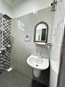 One bedroon and sitting room in Mchina mwisho