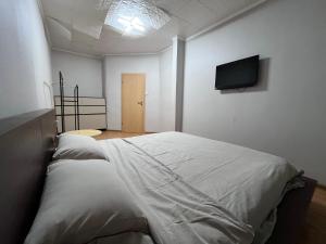 City Center 2 Storey 2 Beds, 1 Sofa with Balcony