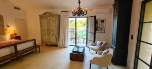 Peaceful Studio With Private Pool In Luberon