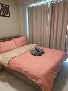 Facing Pool w Balcony MOA BP1741