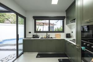 V215 ChaoFah Oasis Private Pool & Garden Retreat