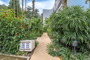 C215 Pool View 2BR and 200m to Beach Prime Location