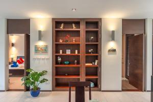 C215 Pool View 2BR and 200m to Beach Prime Location