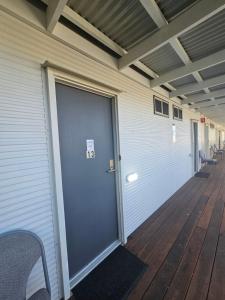 Hive Hotel, Moruya