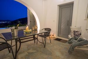 Azzurro Bianco Suites Paros Greece