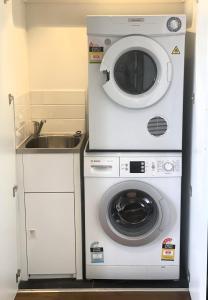 THE DEVLIN APARTMENTS 1 Bedroom Apartment near GMHBA Stadium in Geelong - 107