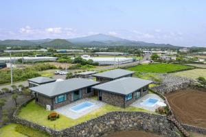 Gimnyeong Stonewall Private Pool Villa