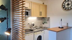 Appartement avec Piscine, Quartier calme proche centre et plages dAntibes